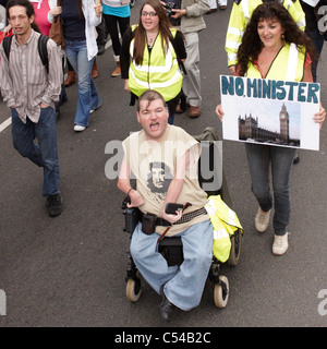 Des milliers de personnes handicapées devant le Parlement pour protester contre les coupures à l'appui offert aux personnes handicapées Banque D'Images