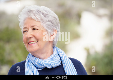 Close-up of a senior woman smiling Banque D'Images