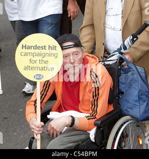 Des milliers de personnes handicapées devant le Parlement pour protester contre les coupures à l'appui offert aux personnes handicapées Banque D'Images