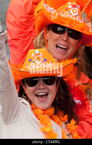 Les Pays-Bas, Amsterdam. Queens Day est une nuit et jour carnival comme événement le 30 avril de chaque année. Banque D'Images