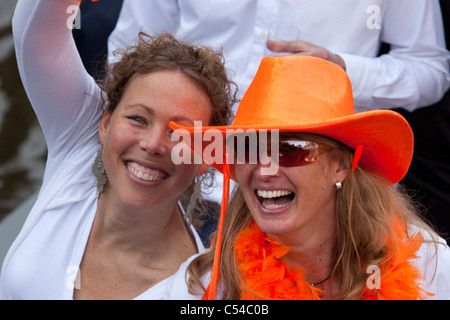 Les Pays-Bas, Amsterdam. Queens Day est une nuit et jour carnival comme événement le 30 avril de chaque année. Banque D'Images