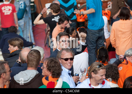 Défilé du canal. Au milieu avec des lunettes de Premier ministre Mark Rutten. Banque D'Images