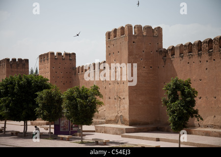 Les remparts qui entourent la ville de Taroudannt sont quelques-uns des mieux conservés au Maroc Banque D'Images