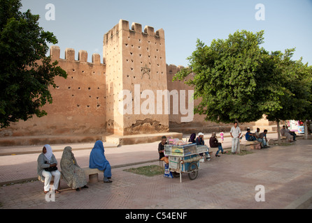 Les remparts qui entourent la ville de Taroudannt sont quelques-uns des mieux conservés au Maroc Banque D'Images