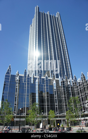 Numéro un, lieu de PPG, Pittsburgh, PA. La célèbre tour de miroir de PPG Place comme vu de la place du marché. Banque D'Images