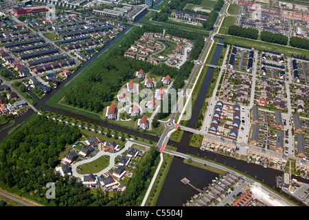 Les Pays-Bas, Almere, zones résidentielles modernes. Vue aérienne. Banque D'Images