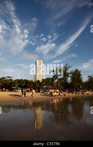 Patong Beach, à Patong, Phuket, Thailand Banque D'Images