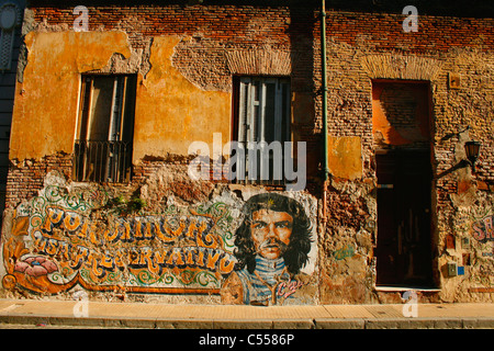 Fresque de Che Guevara sur un bâtiment ancien, San Telmo, Buenos Aires, Argentine Banque D'Images