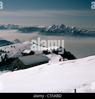 Nuages sur les montagnes, Mt Pilatus, Suisse Banque D'Images