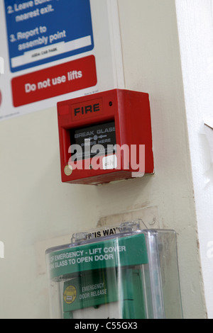 Unité d'alarme incendie dans un bureau à Londres, Royaume-Uni. Banque D'Images