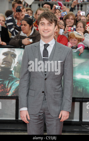 DANIEL RADCLIFFE HARRY POTTER ET LES RELIQUES - PARTIE 2 - PREMIÈRE MONDIALE Trafalgar Square Londres Angleterre 07 Juillet 2011 Banque D'Images