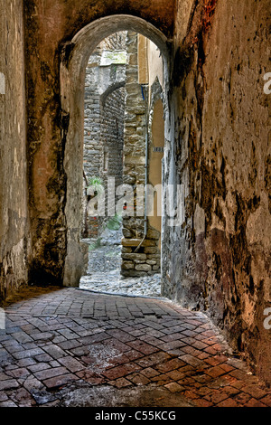 Ville médiévale de Taggia Liguria, Italie, avec de nombreuses rues tortueuses Banque D'Images