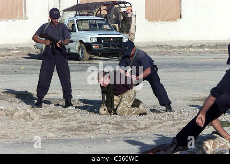 Entraînement avec l'élite de l'unité d'appui de la police irakienne et de la Police militaire, à Bassora, au sud de l'Iraq, le Moyen-Orient Banque D'Images