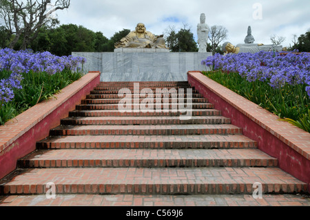 Le grand Bouddha d'or, jardin de la paix ou Bouddha Jardin Eden, une création de la portuguese milionaire Joe Berardo. Le Portugal. Banque D'Images