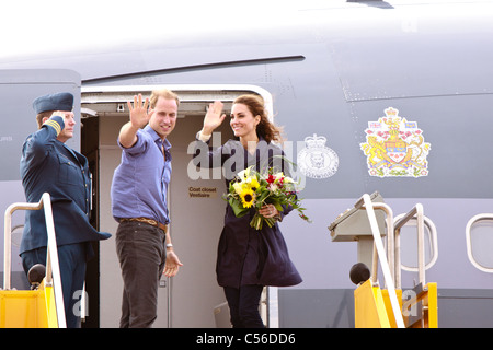 Le duc et la duchesse de Cambridge vague adieu à l'Île du Prince Édouard à l'Aéroport de Summerside. Banque D'Images