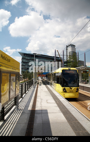 La station de tramway Metrolink dans MediaCityUK Salford Quays Manchester UK Banque D'Images