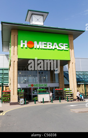 Entrée d'un grand magasin sur une base domestique retail park Banque D'Images