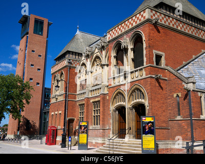 L'extérieur de l'hôtel Swan Theatre partie de la Royal Shakespeare Company de Stratford-Upon-Avon UK Banque D'Images