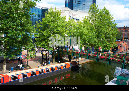 Vue de Brindley Place vers la CPI Birmingham UK Banque D'Images