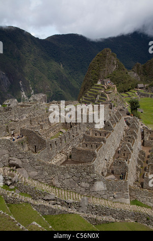 Vue sur la citadelle de Machu Picchu, Pérou Banque D'Images