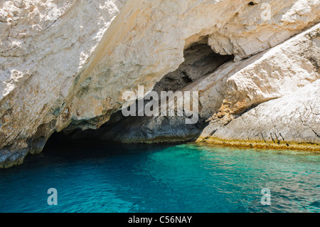 Grotte côtière sur l'île de Zante, Grèce Banque D'Images