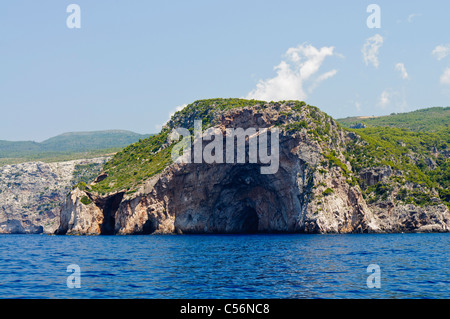 Grotte de la mer sur la côte de l'île grecque de Zante Banque D'Images