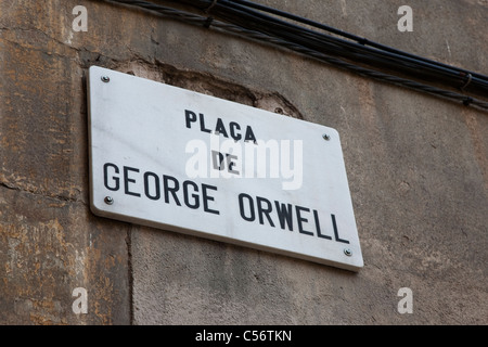 Signe de la Placa de George Orwell Square à Barcelone, Catalogne, Espagne Banque D'Images