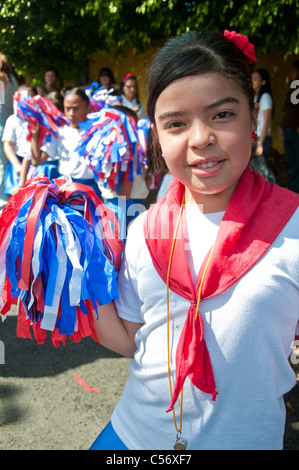 Fille de Rican Independence Day Parade vallée Centrale Ciudad Colon Costa Rica Banque D'Images