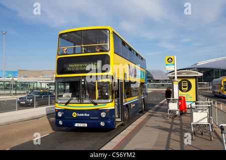 Dublin Bus local au terminal de bus à l'aéroport de Dublin République d'irlande europe Banque D'Images