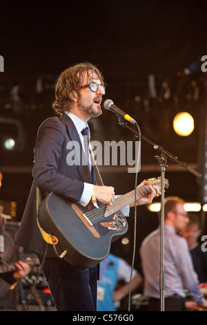 L'exécution d'une pâte secret show sur la scène du parc au festival de Glastonbury 2011 Banque D'Images