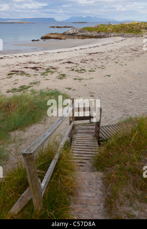 Une petite plage de sable blanc dans la zone de l'Ouest Church Farm des côtes écossaises. Banque D'Images