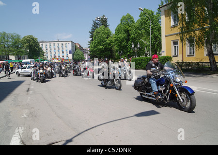 Les propriétaires et les fans de recueillir de découpeur de moto à Gabrovo - Bulgarie dans la quatrième édition de chrome. Banque D'Images