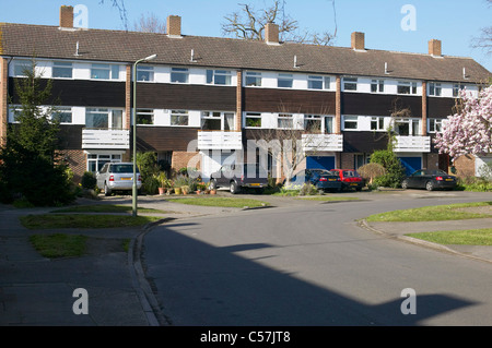 Habitat pavillonnaire, Sunbury on Thames, London. Maisons de ville mitoyennes. Banque D'Images