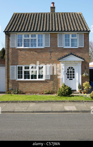 Habitat pavillonnaire, Sunbury on Thames, London. Maison individuelle. Banque D'Images