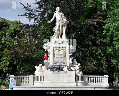 Statue dans le jardin du château Burggarten, Vienne, Autriche, Europe, juin 2011 Banque D'Images