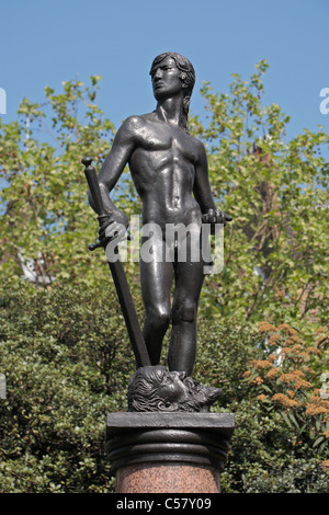 'Le garçon David' Machine Gun Corps Memorial, Chelsea Embankment, London, Angleterre. Banque D'Images