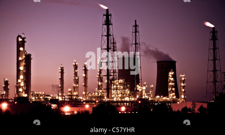 La tombée du soir, humeur, Anhalt, complexe, à l'extérieur, l'éclairage, l'enquête, république fédérale, les affaires, la chimie, l'industrie chimique, Banque D'Images