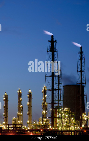 La tombée du soir, humeur, Anhalt, complexe, à l'extérieur, l'éclairage, l'enquête, république fédérale, les affaires, la chimie, l'industrie chimique, Banque D'Images