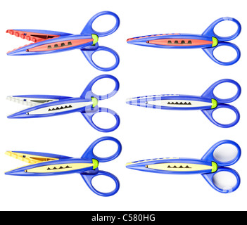 Ciseaux zigzag colorés sur fond blanc Banque D'Images
