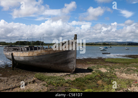 Vieux bateau, épave, Dell Quay, West Sussex, Angleterre Banque D'Images