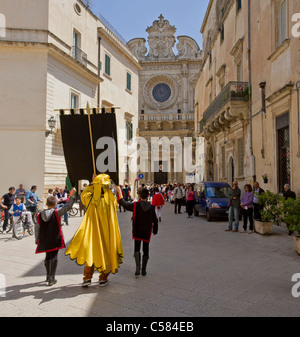 L'Italie, l'Europe, la Basilique Santa Croce, Lecce, Pouilles, ville, village, printemps, les gens, l'église, Banque D'Images