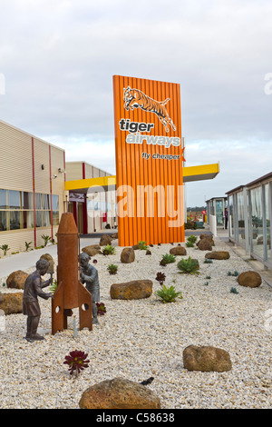 L'Australie Tiger Airlines signe Rock Garden et de l'Aérodrome de Melbourne Avalon Statue. Banque D'Images