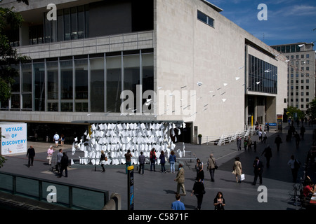 L'installation d'art 'Le Lion et la licorne' par Gitta Gschwendtner south bank Southwark London England Banque D'Images