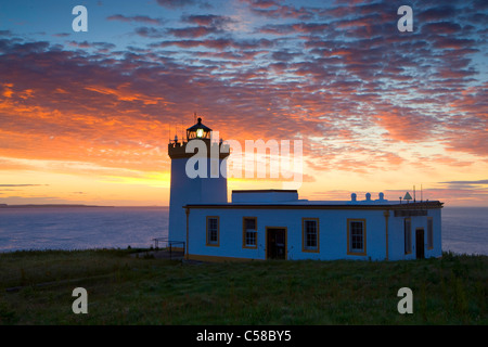 Duncansby Head, Grande Bretagne, Ecosse, Europe, mer, côte, phare, l'aube, le lever du soleil, les nuages Banque D'Images