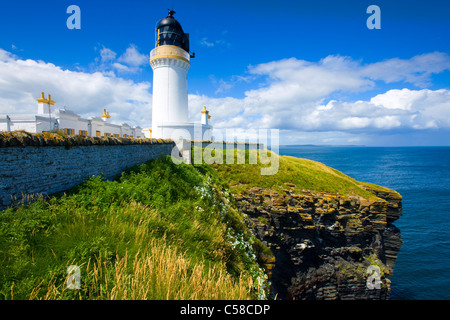 Noss Head, Grande Bretagne, Ecosse, Europe, mer, côte, phare, les nuages Banque D'Images