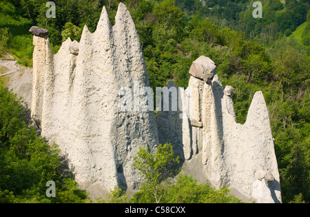 La terre, of Euseigne pyramides, Suisse, Europe, canton du Valais, la réserve naturelle du Val d'Hérens, monument naturel, pilier de la terre, falaise Banque D'Images