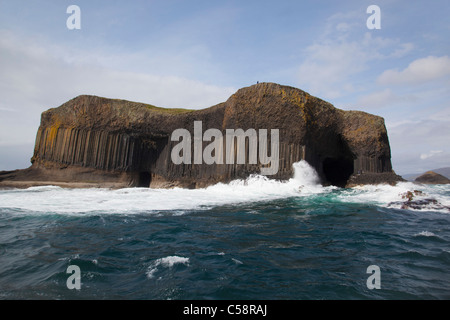 L'île de Staffa ; un voyage en bateau Banque D'Images