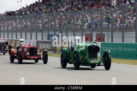 Le premier tour de la course automobile Le Mans Classic. La France. Banque D'Images