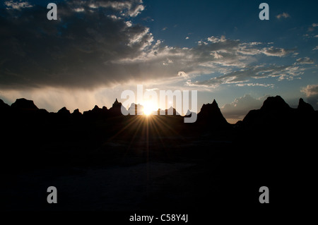 Coucher du soleil dans le parc national de badlands, dans le Dakota du Sud. Banque D'Images