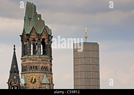 Blick auf den Turm der Gedächtniskirche à Berlin von oben ; viewe sur l' d'en haut Banque D'Images